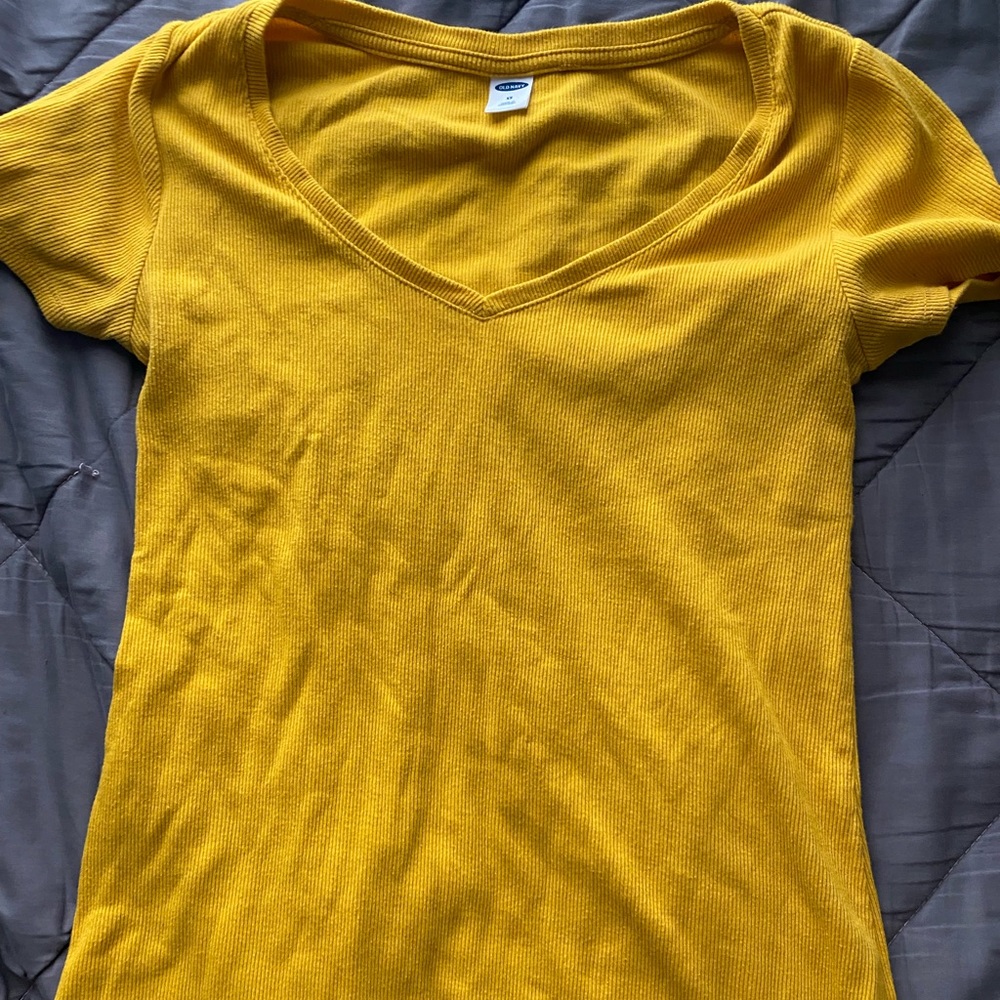 Old Navy V Neck shirt